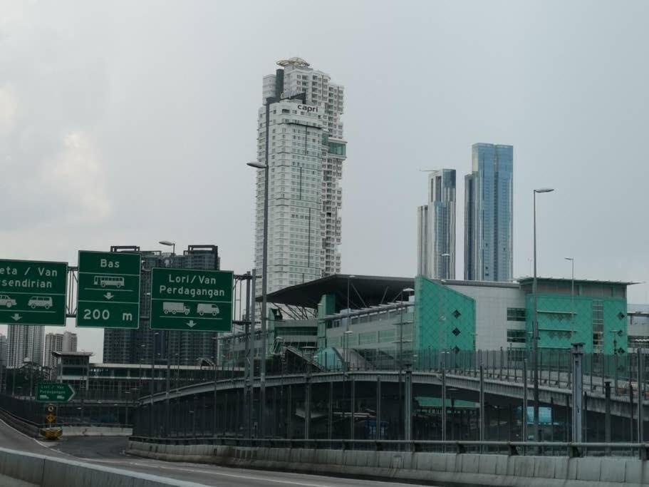 Comfy 2br Tritower Next To Jb Ciq, Jbcc & Capri *