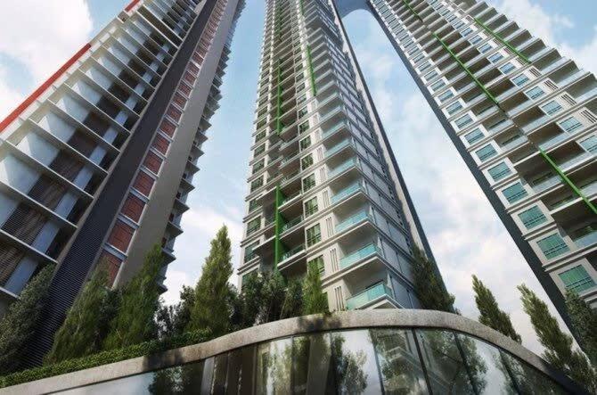 Comfy 2br Tritower Next To Jb Ciq, Jbcc & Capri