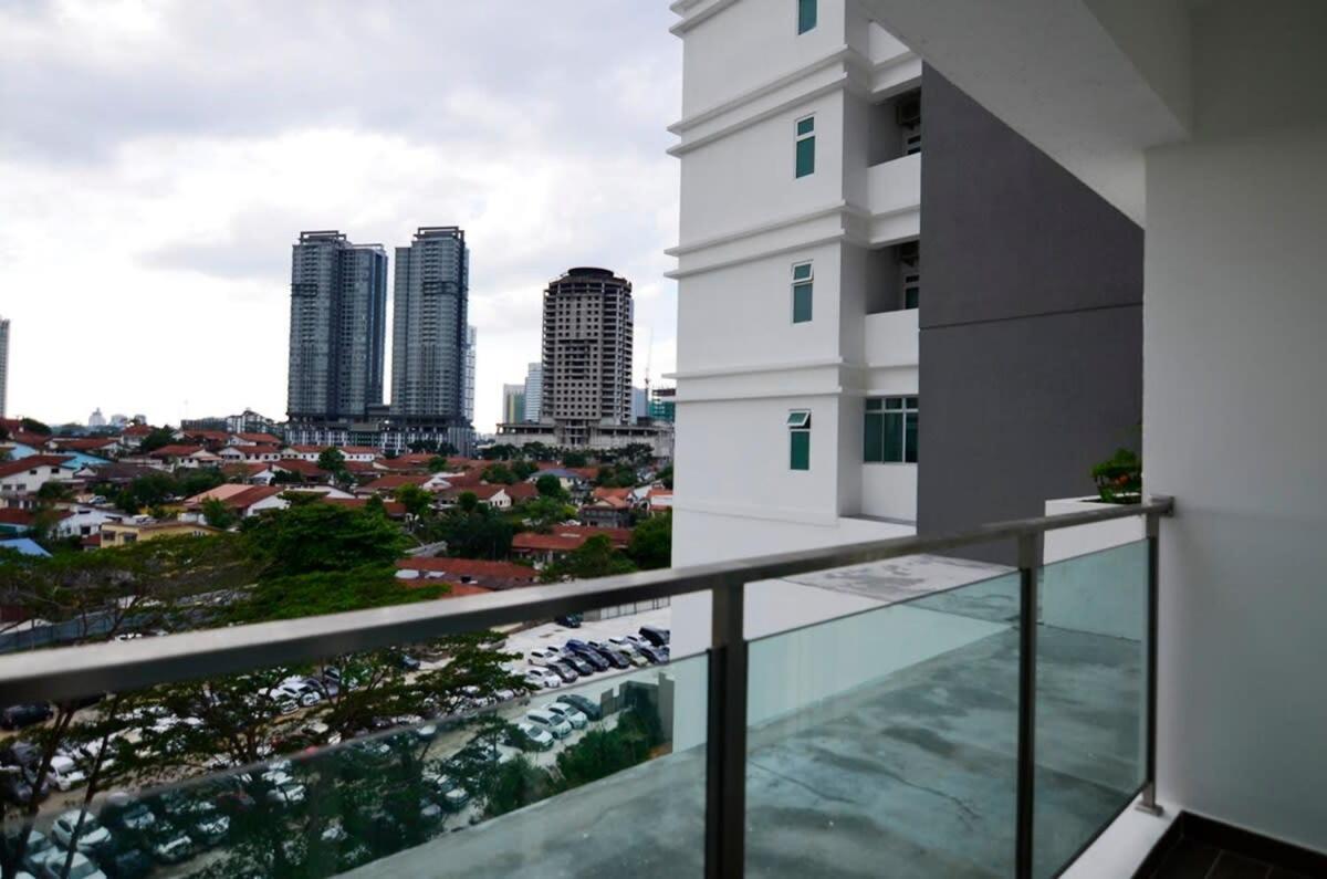 Comfy 2br Tritower Next To Jb Ciq, Jbcc & Capri Johor Bahru